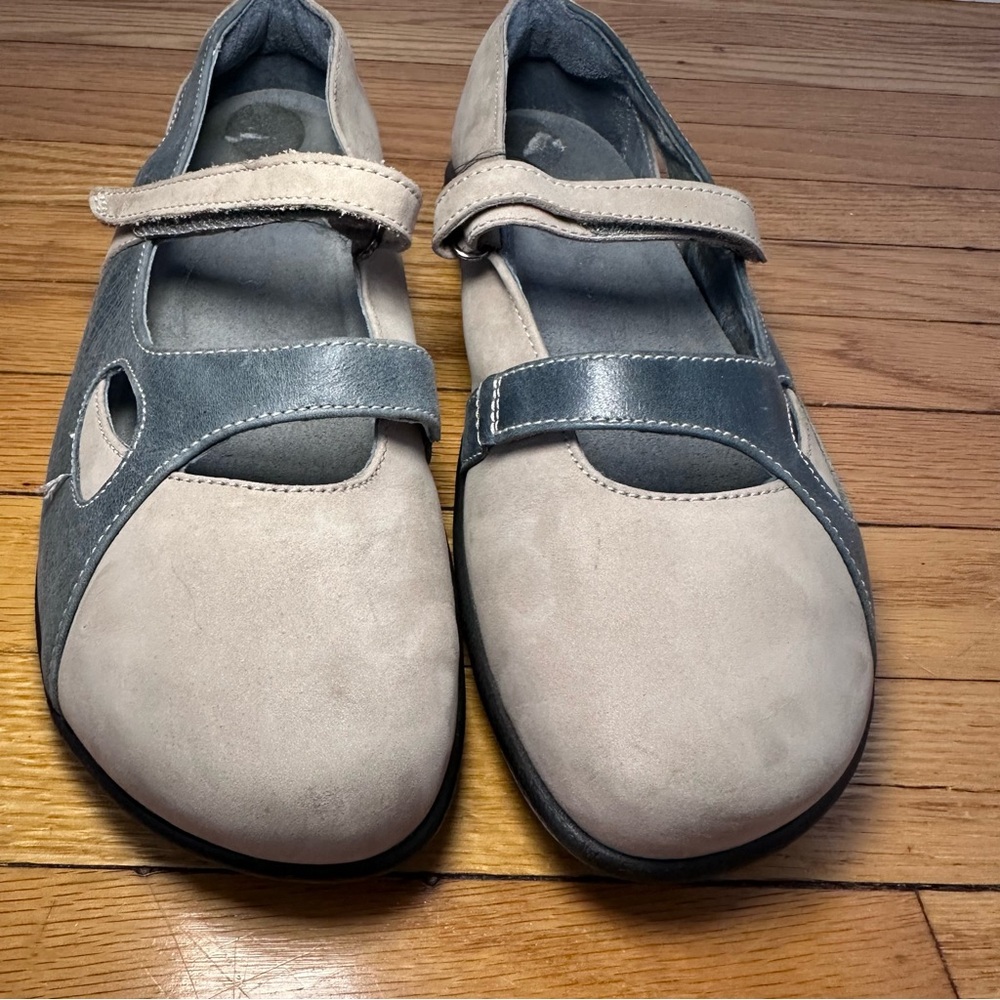 Naot Maryjane Lightweight Slip-Resistant Two-Tone Sandals